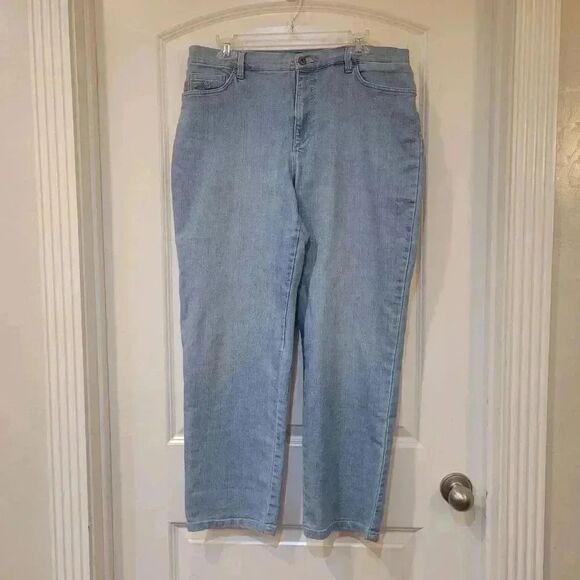 Gloria Vanderbilt Women's Amanda Light Wash Blue Cotton/Spandex Denim Jeans EUC - Picture 2 of 9